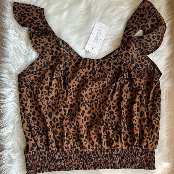 NEW Animal Print Ruffle Short Sleeve Top Size Large - Picture 6 of 8